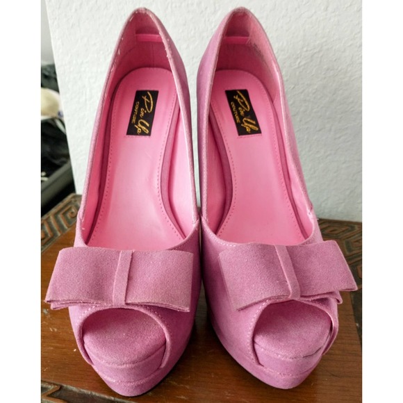Retro Pin Up style Pink Suede Heels with Bow - Picture 3 of 6